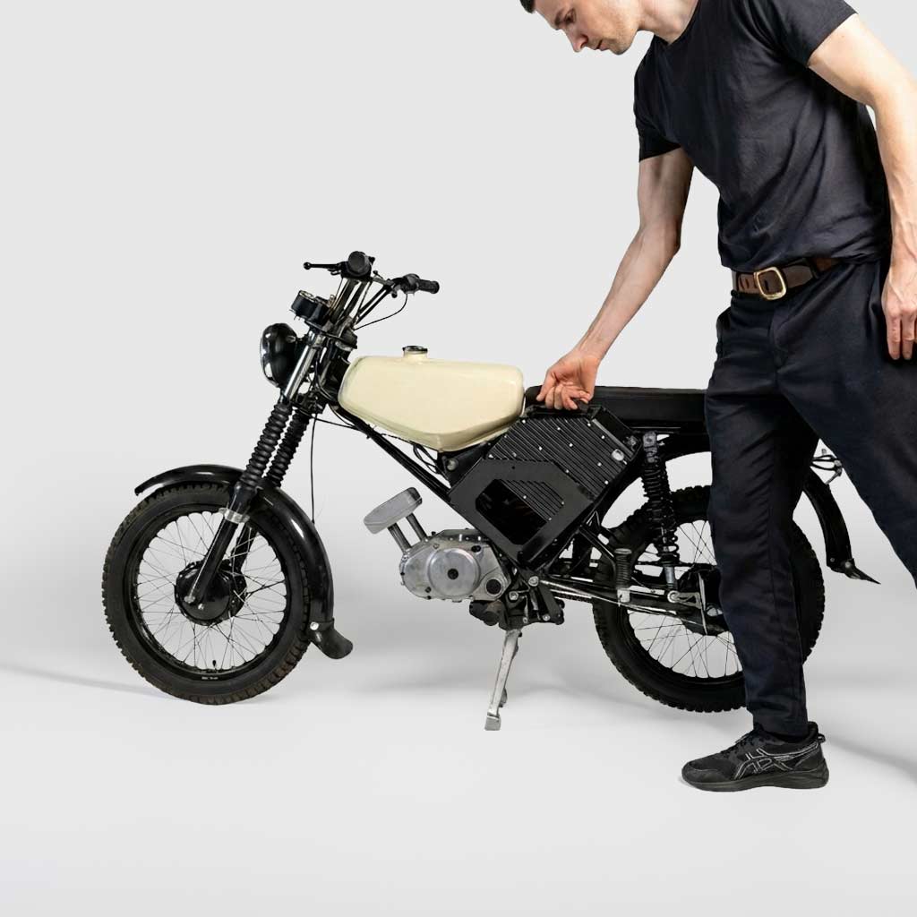 A Second Ride electric moped fitted with a MAKI battery pack in the frame